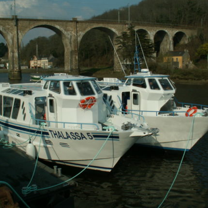 Bateaux à quai après essai par les Affaires Maritimes